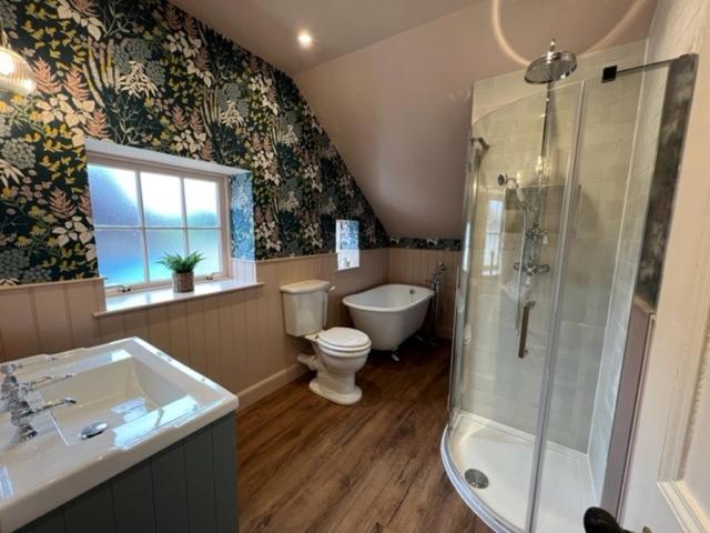 Quaint Self Contained Near Edinburgh. * Loanhead