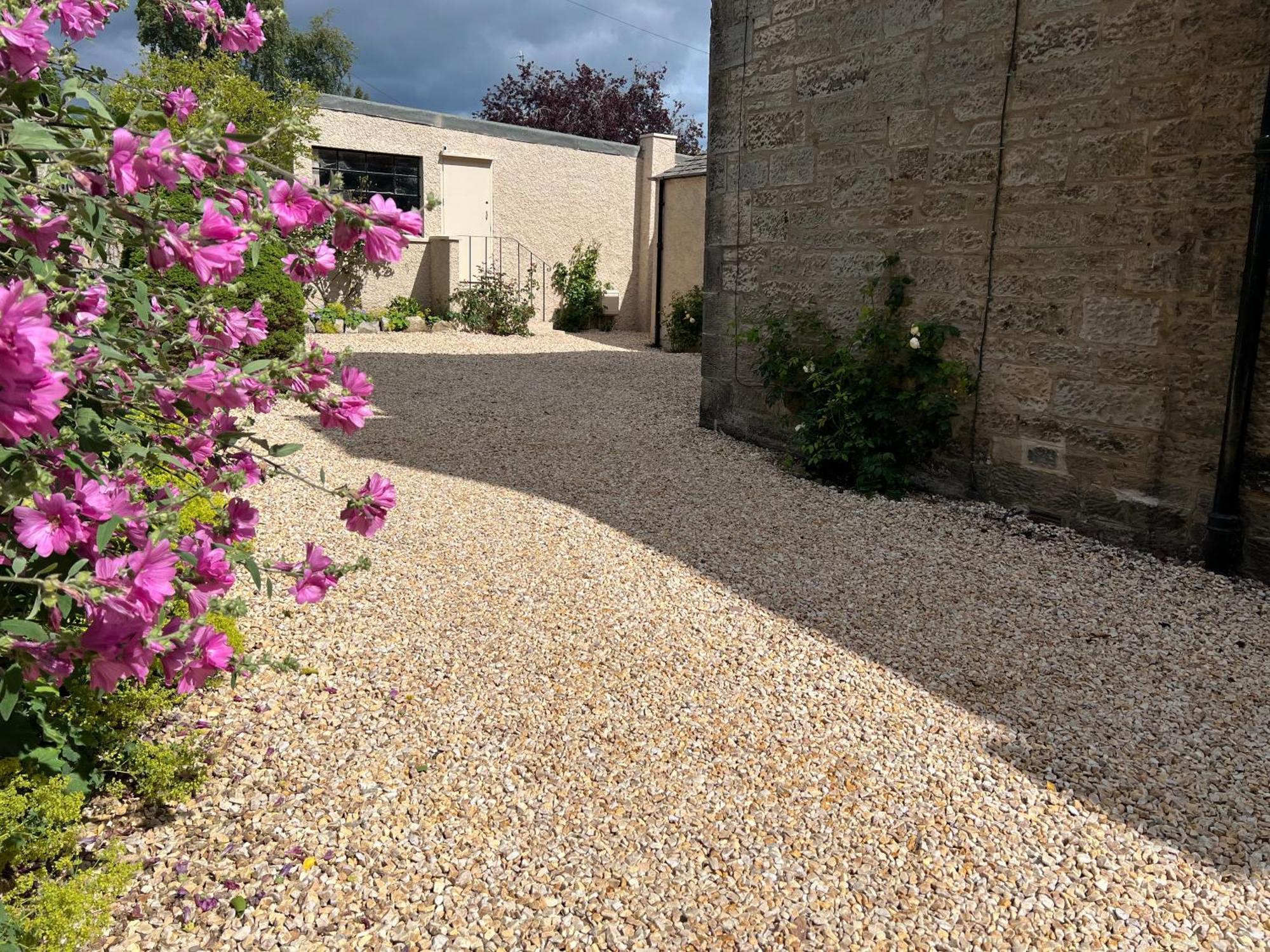 Holiday home Quaint Self Contained Near Edinburgh. Loanhead